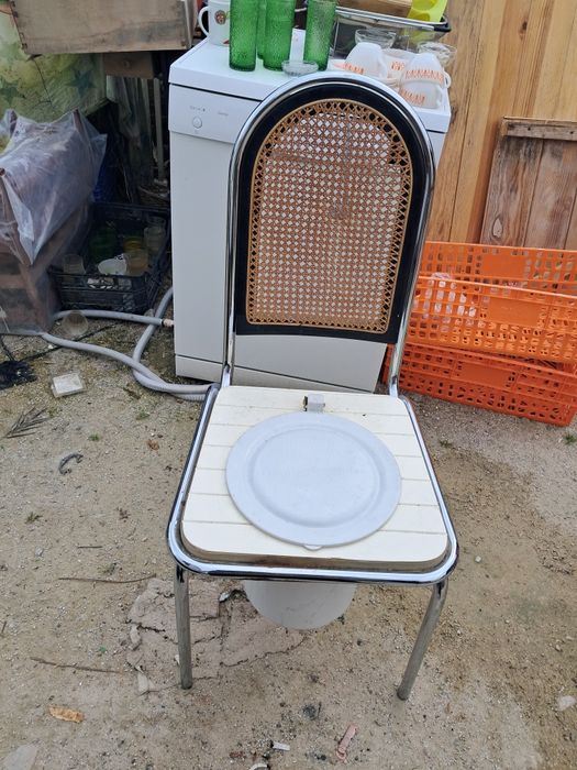 Cadeira penico em ferro