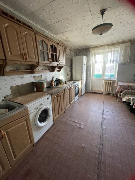 Продаж 4-х кімнатної квартир район Білокоровицьке шосе