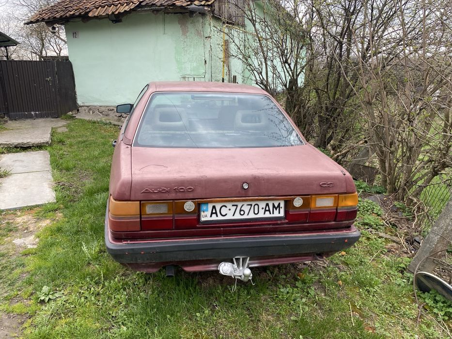 Продам терміново Audi 100 на запчастини