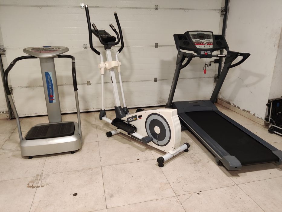 Passadeira elíptica  plataforma vibratória