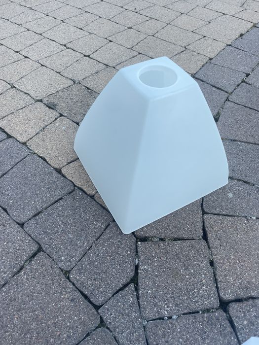 Lampy z kloszami