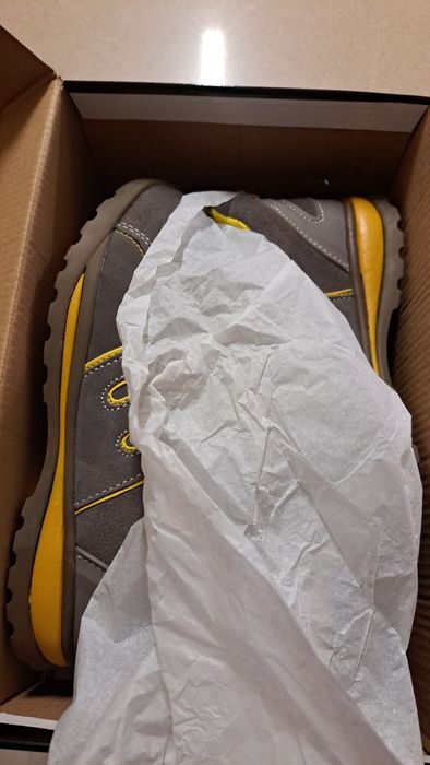 Ténis calçado protecção EPI NOVOS nunca usados Tam 36