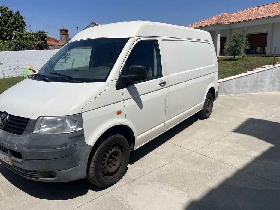 VW Transporter à Venda – Excelente Oportunidade!