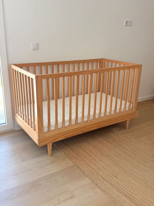 Berço evolutivo madeira pinho 140x70 com colchão - desde bébé aos 6 anos