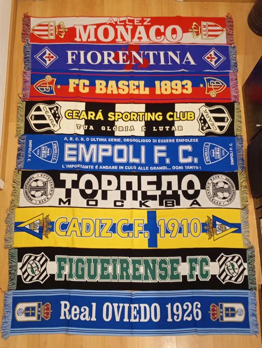 Cachecol - vários clubes de futebol internacionais novos, pede o teu!
