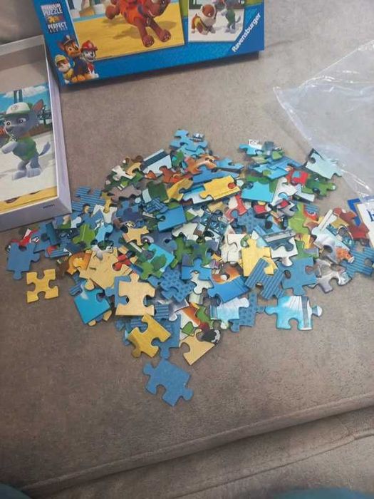 Caixa com 3 puzzles paw patrol +5 anos