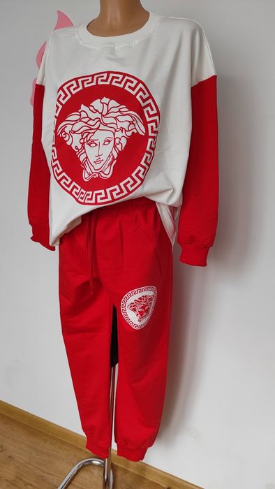 Dres bardzo ładny ,gratis skarpetki z logo
