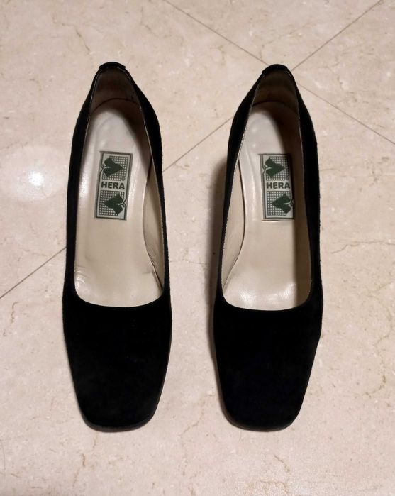 Sapatos clássicos em camurça da Hera 36