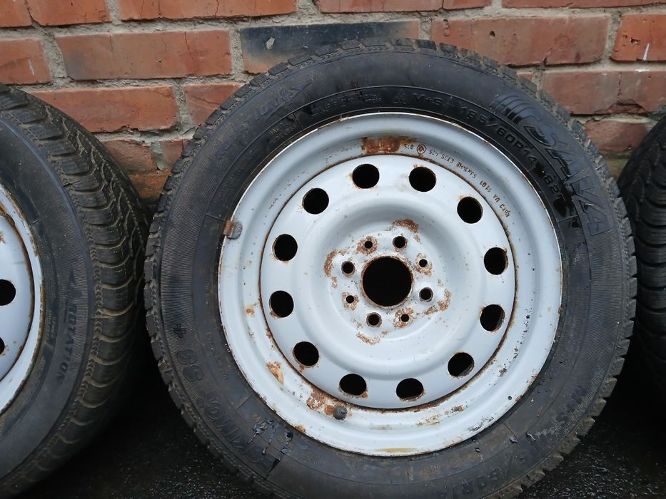 Шина для легкового автомобіля