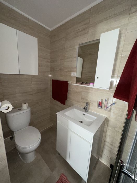 Aluga se quarto mobilado em casa remodelada