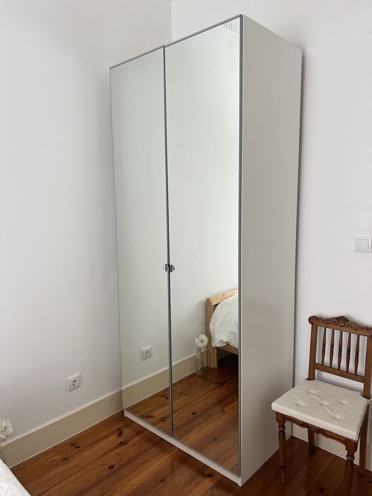 Roupeiro Pax Ikea c/ portas espelho