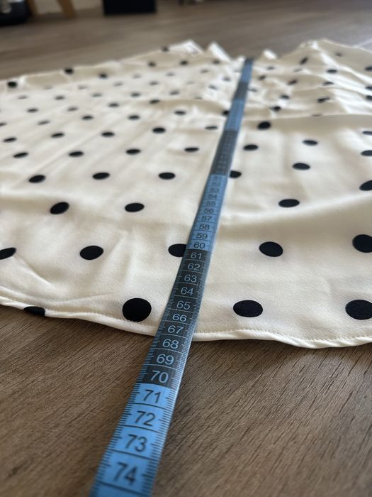 Атласна спідниця