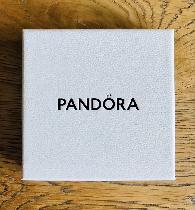 Pudełko na biżuterię białe Pandora 9x9x2 cm