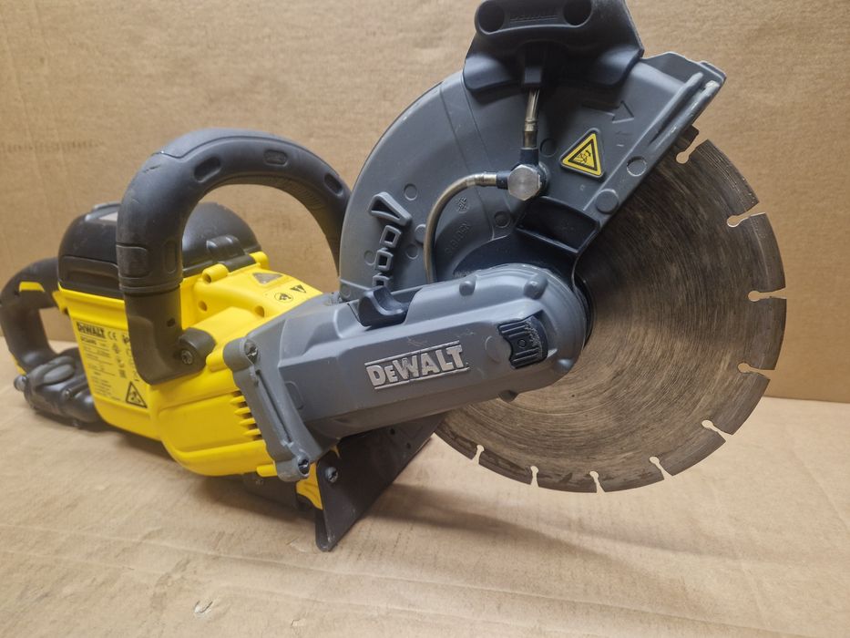 Przecinarka do stali i betonu DEWALT DCS  690 230mm 54v 9Ah