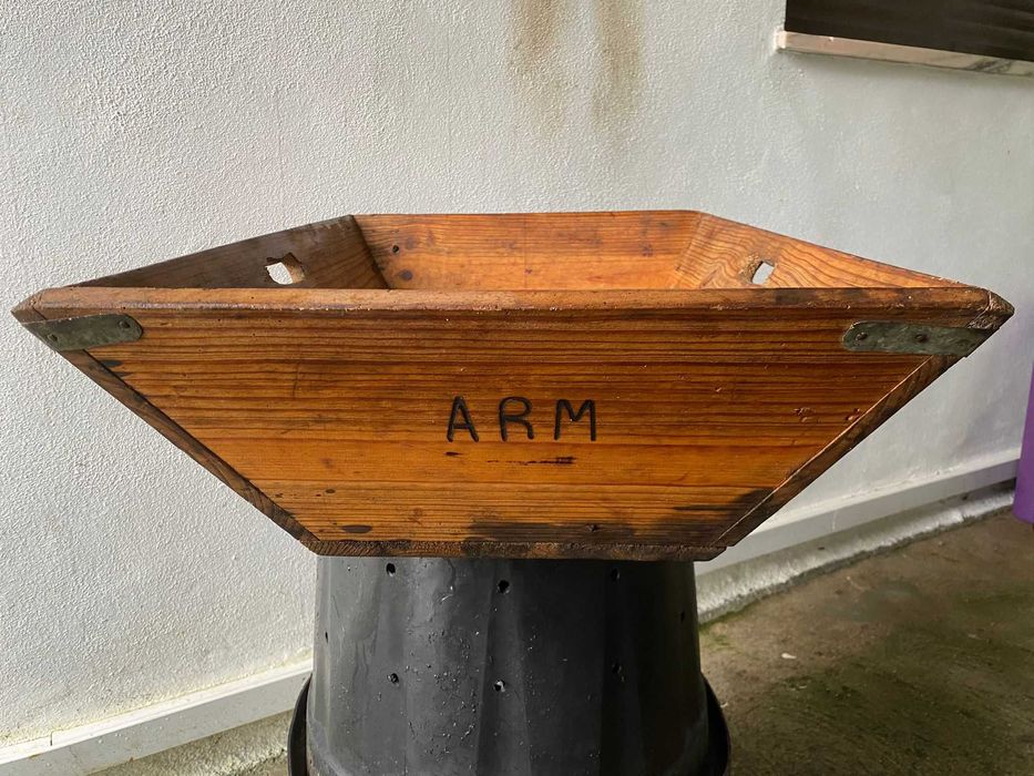 Gamela de madeira / cesto de vindima - antigo