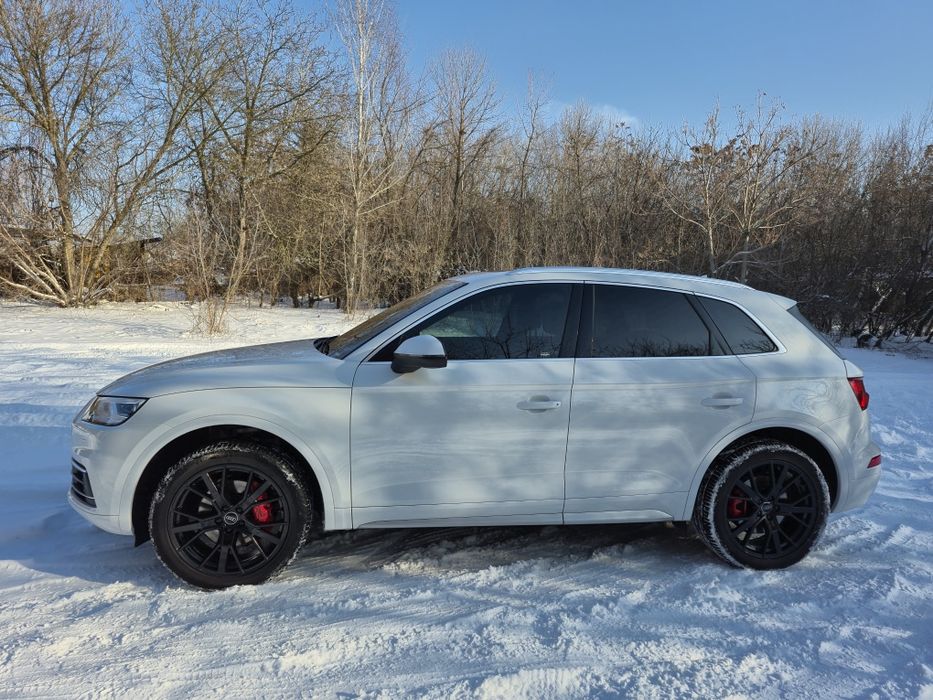 Audi Q5 2019 2.0tfsi panorama