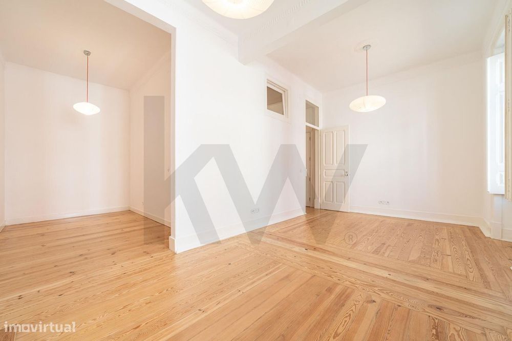 Um apartamento luminoso e elegante, no coração de Campo de Ourique.