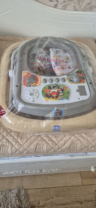 Продам нові ходунки Bambi