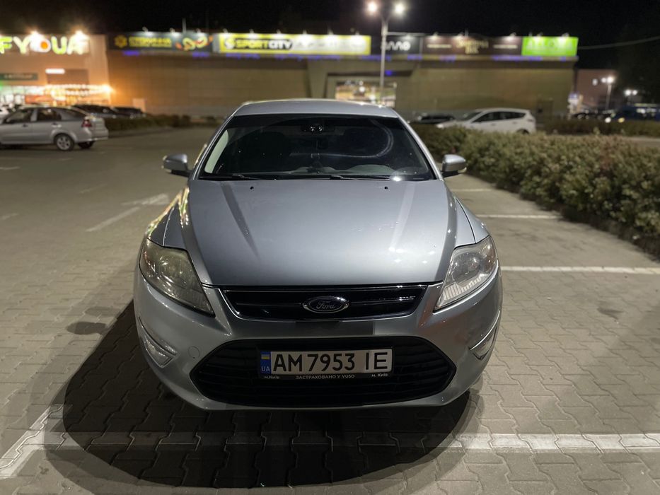 Автомобіль Ford Mondeo
