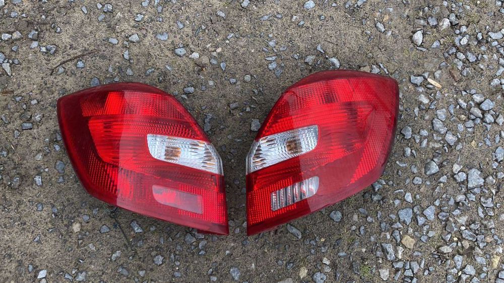 FABIA II KOMBI HB lampa tył prawa EUROPA + wklad oryginal / wysylka
