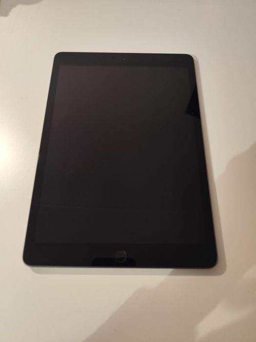 Ipad 8 geração (com  capa + teclado)