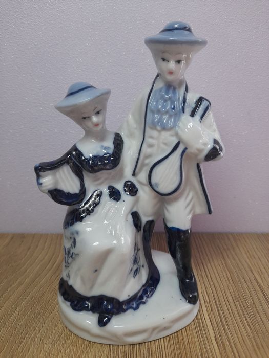 Статуетк азіати, британці