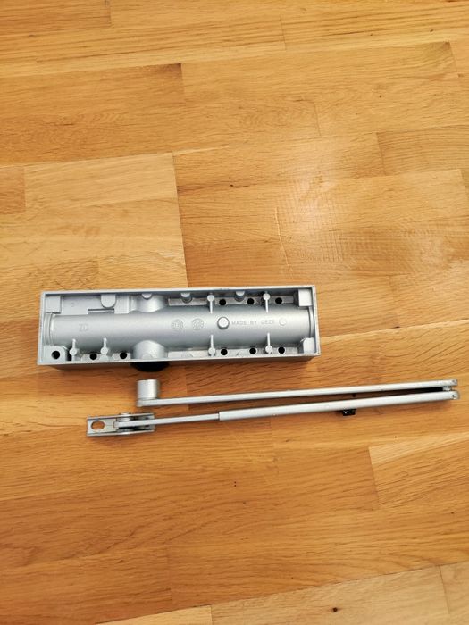 Samozamykacz Geze TS 2000