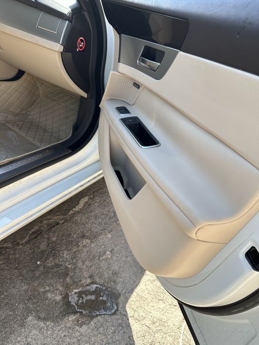Автомобиль  Ягуар XF 260, JAGUAR  XF