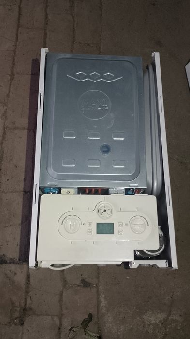 Продам двух контурний газовий котел Maxi Boilers ECO 18 SE по запчаст.