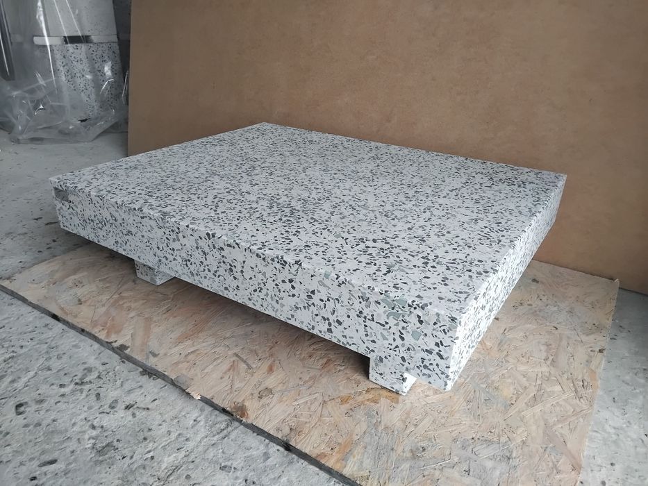 Сотолик з мармурової крихти та бетону