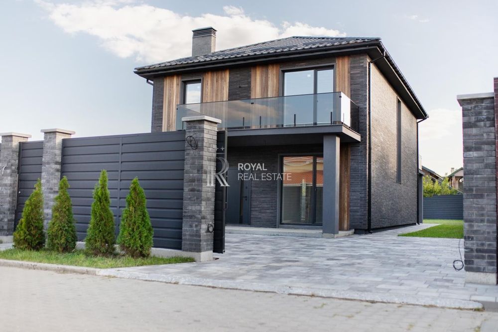 Продаж Будинок Київ КМ «Щастя» 5 кімнат 200 м² 8 соток Тепла підлога Свердловина 15 кВт Закрита територія Паркан Бруківка