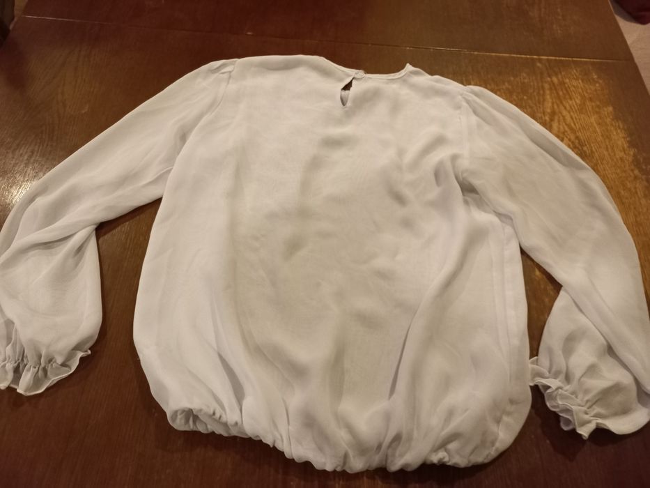 Biała bluzeczka z kokardką 158