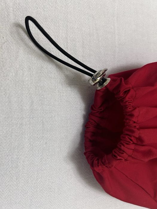 Куртка червона тонка