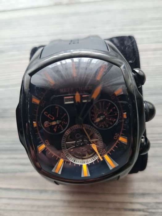 Продам мужские часы Reef Tiger.