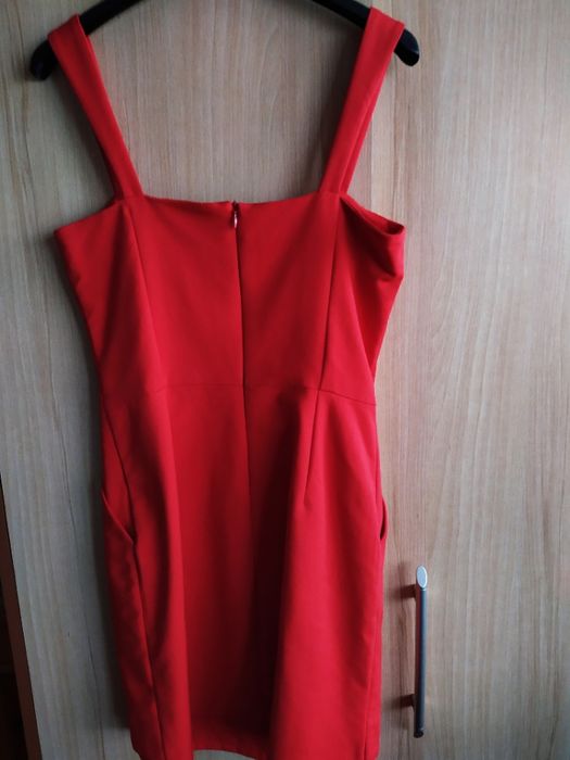 Czerwona sukienka r.36
