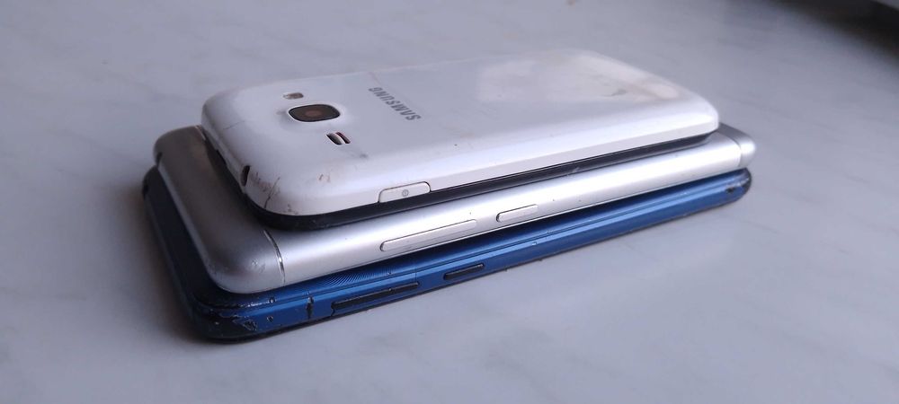 Продам 3 телефони