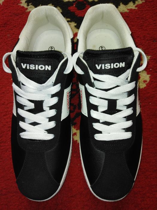 Продам кросівки чоловічі.