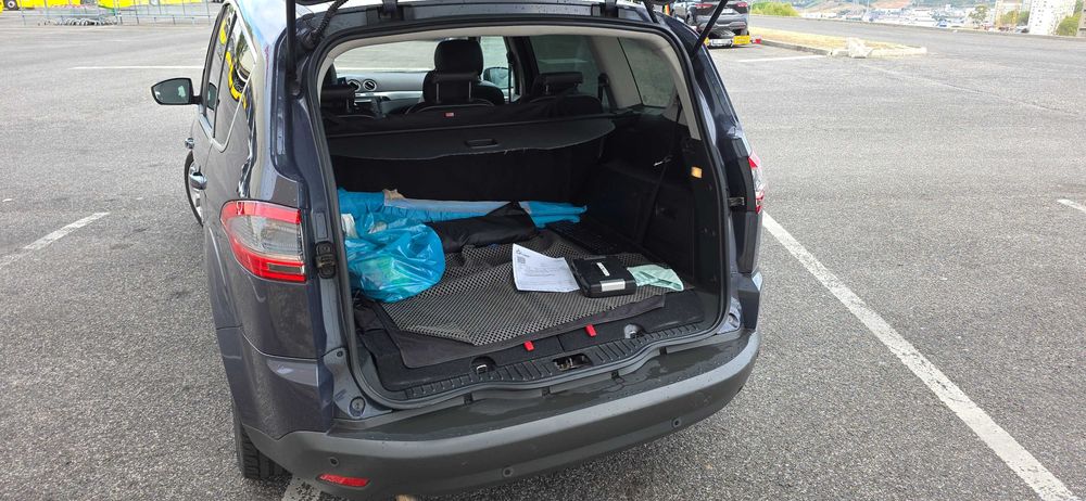 Ford S-Max — fotografia 8