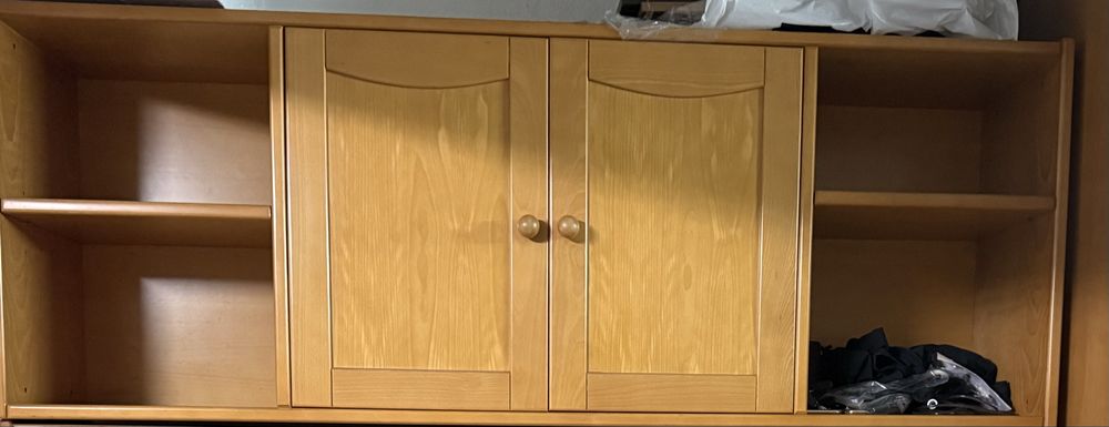 Móvel / Estante de Quarto