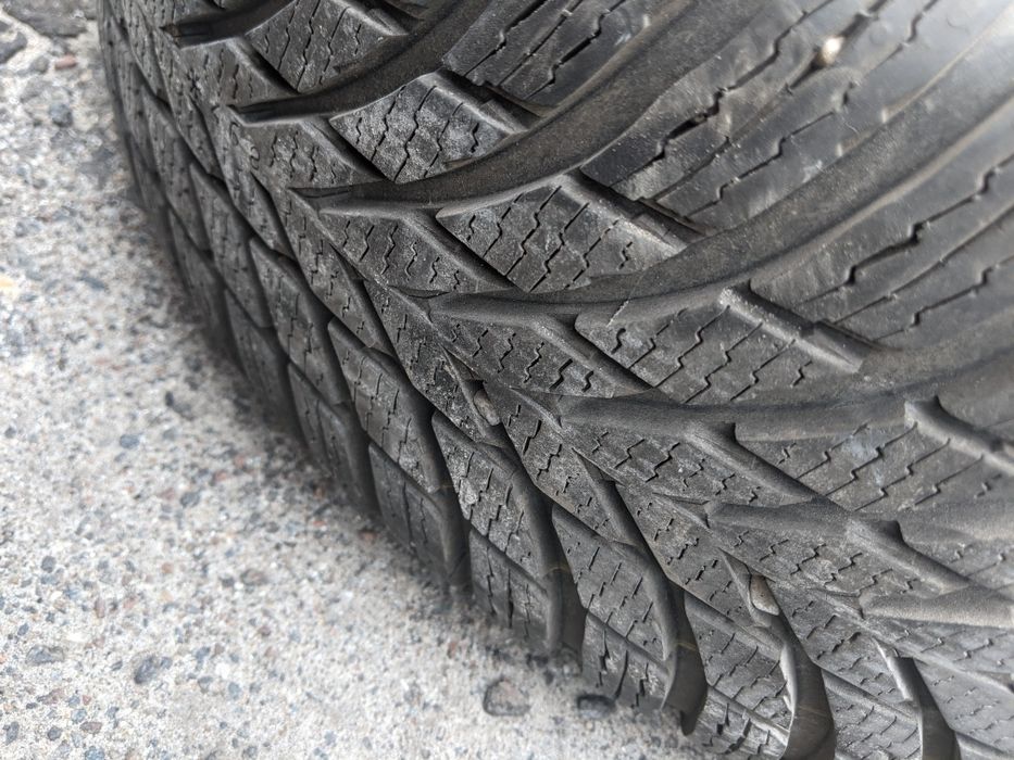 Резина  з оригінальними  титановими дисками215/65 r16