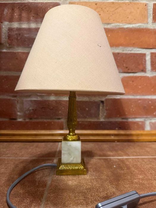 Lampka nocna z abażurem (marmur)