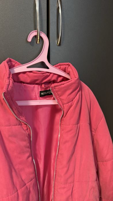 Трендова рожева куртка з затяжками на весну/осінь, стан нової, S-M