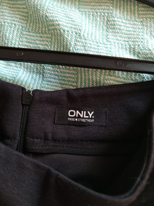 Спідниця чорна розмір S