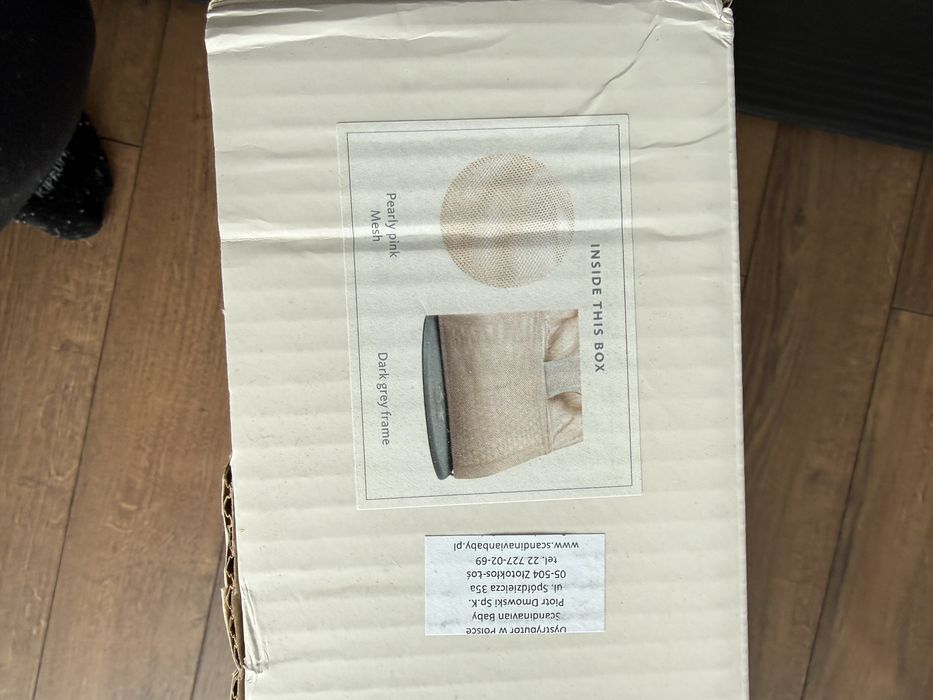 Nowy leżaczek babybjorn z zabawką - bliss mesh, pearly pink
