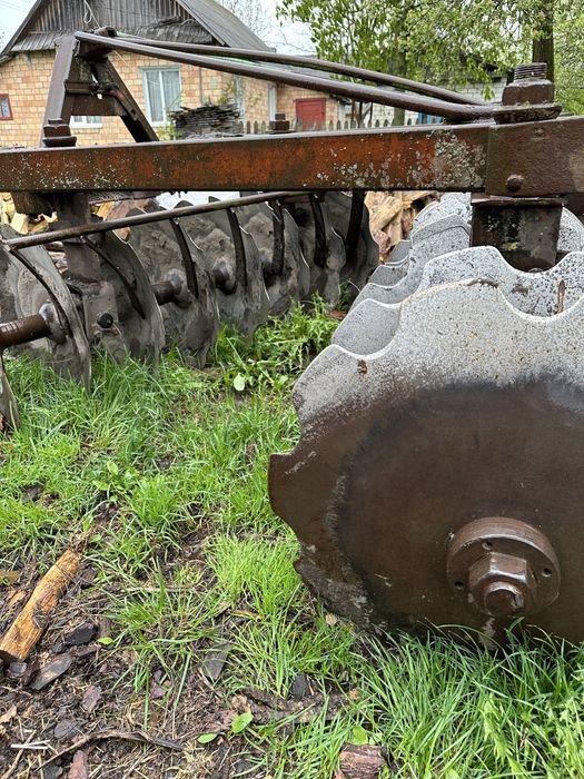 Навісна дискова борона