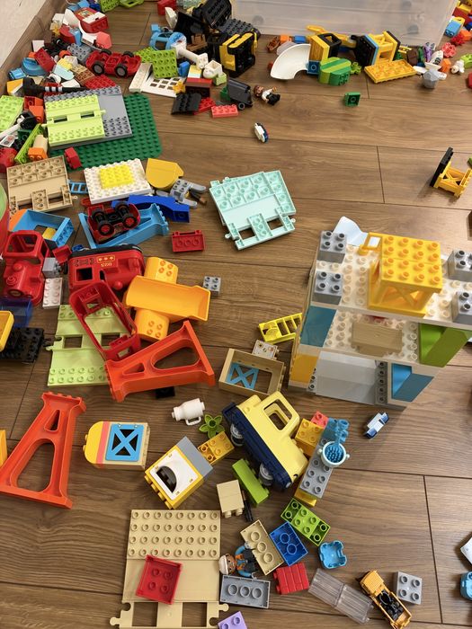 Lego Duplo дитячий майданчик.