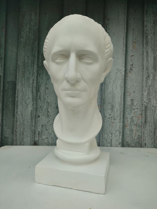 Голова Юлия Цезаря гипсовая скульптура