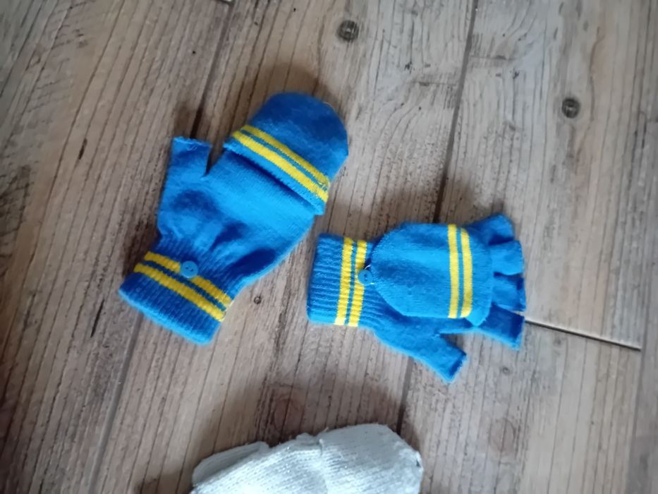 Rękawiczki dwa w jednym z klapka zakryte i odkryte palce