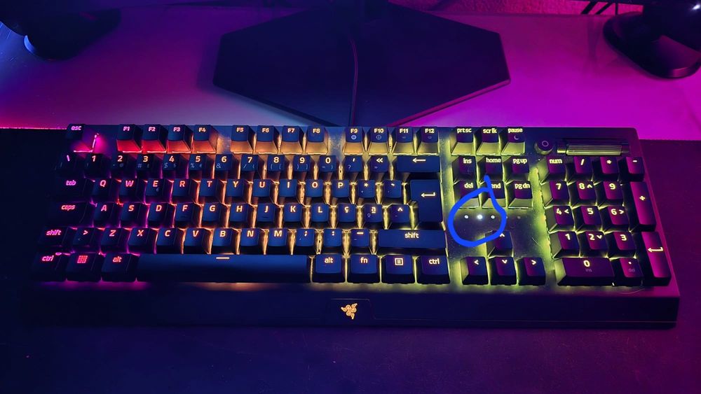 Teclado razer blackwidow V3 e Tapete razer Goliathus Chroma