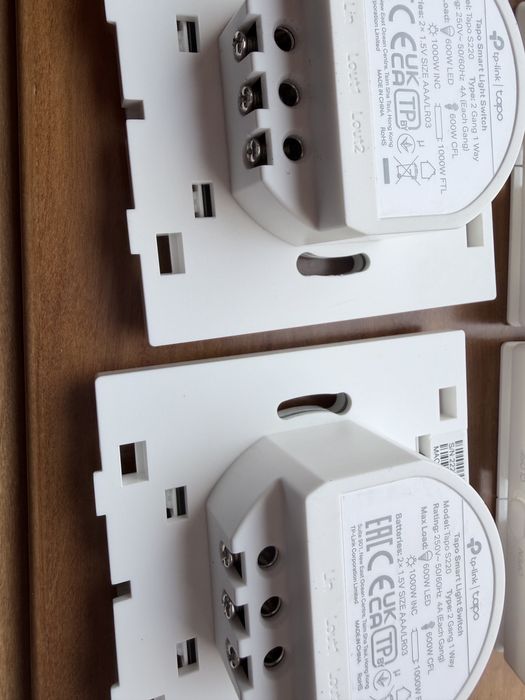 TP-Link Tapo S220 (4unid) + Hub H100 (1unid)